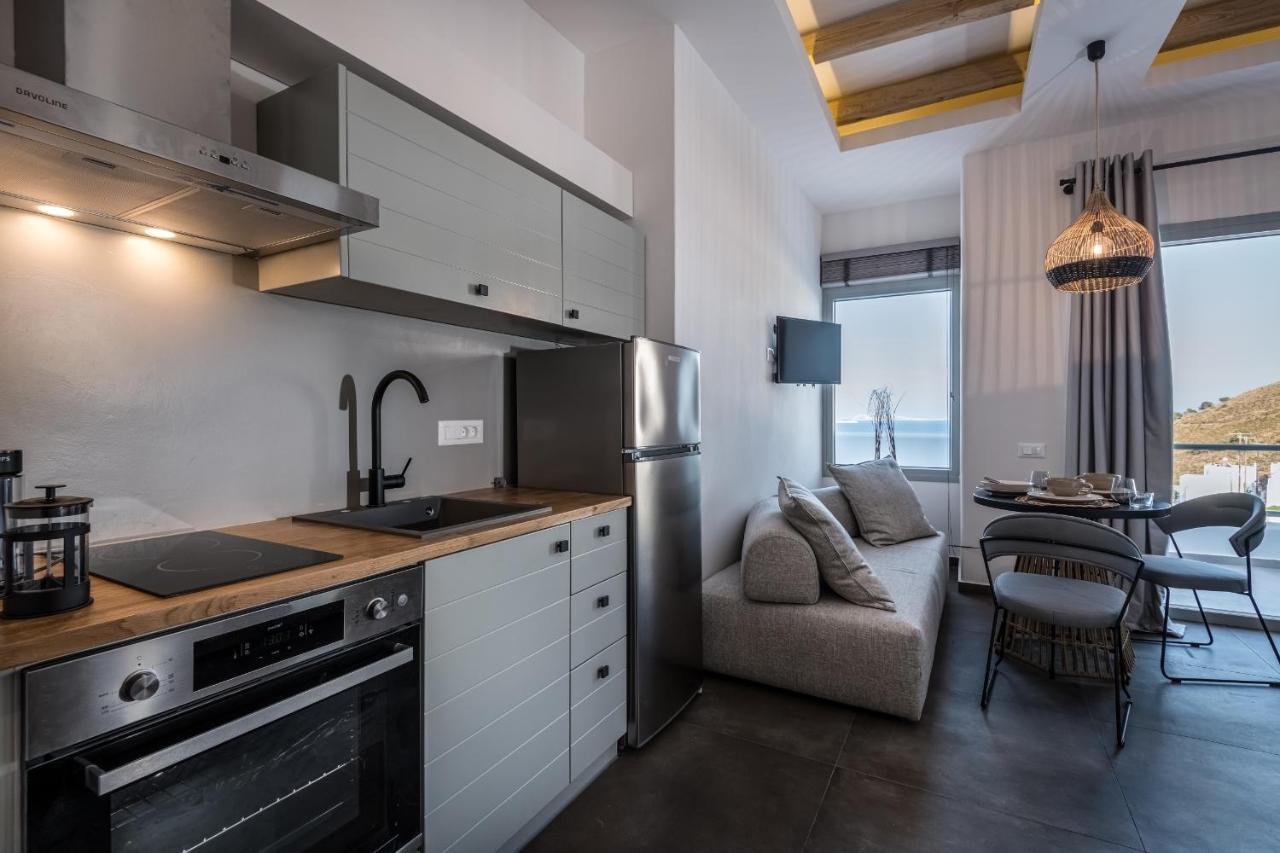 Vivere Luxury Suites Pera Gyalos Zewnętrze zdjęcie