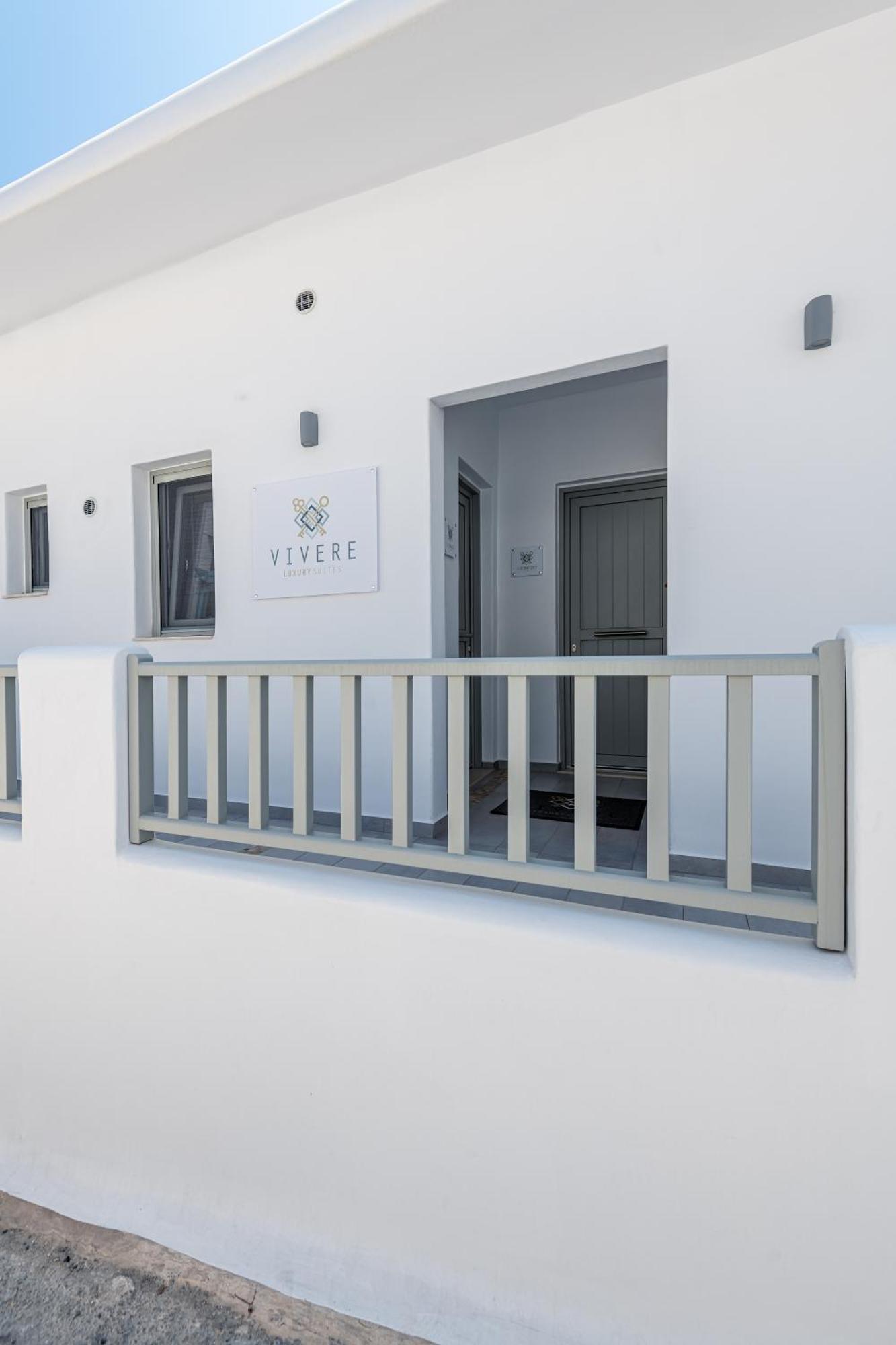 Vivere Luxury Suites Pera Gyalos Zewnętrze zdjęcie